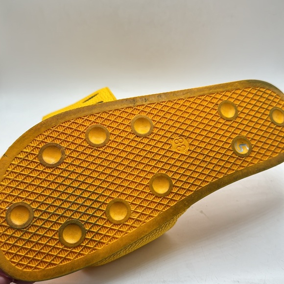 China Town Market Smile Slides - Picture 6 of 7